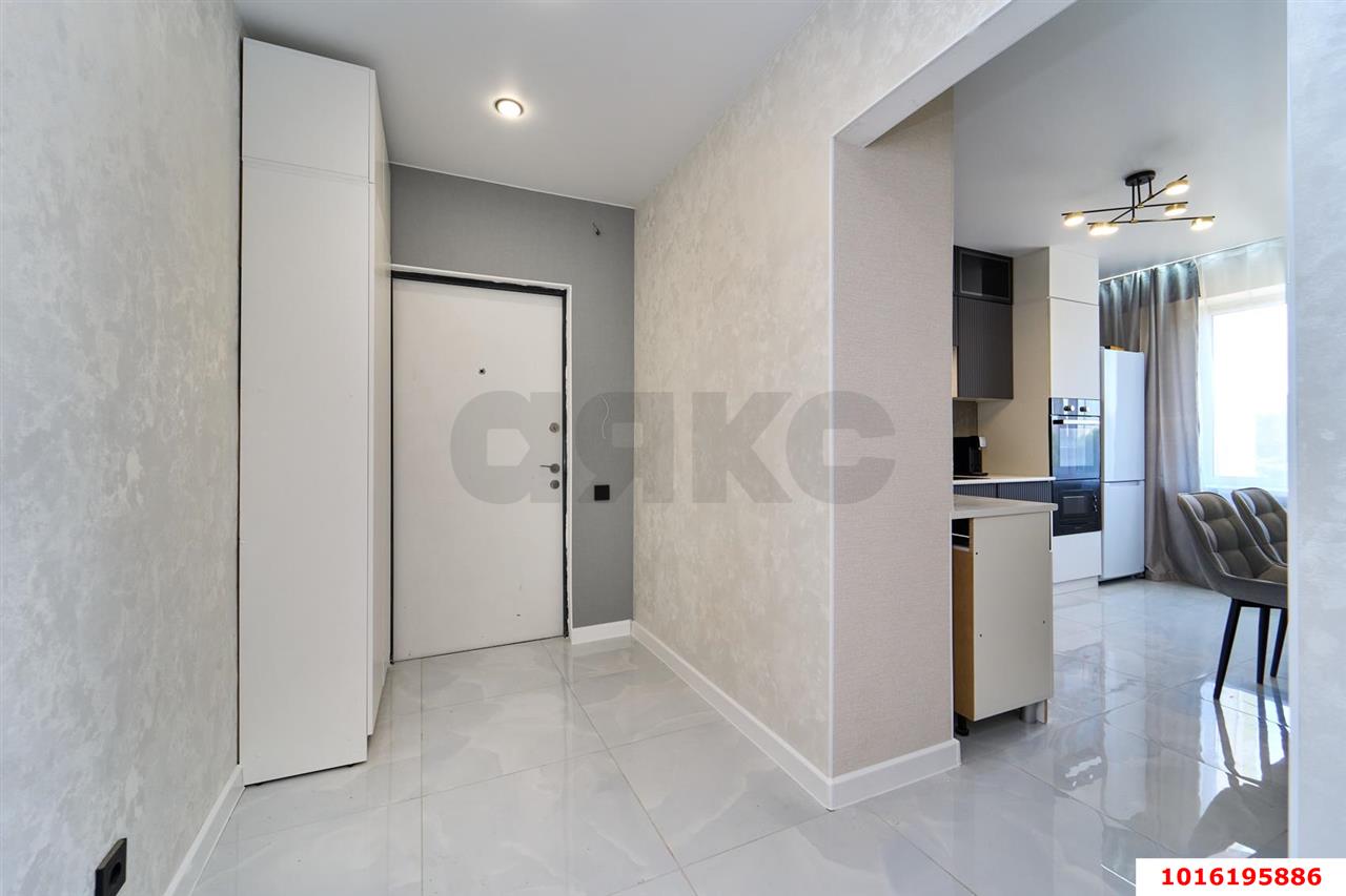 Фото №13: 3-комнатная квартира <span class="whitespace-nowrap">75 м²</span>, <span class="whitespace-nowrap">5/16 эт.</span> - Краснодар, Прикубанский внутригородской округ, мкр. Микрохирургии глаза, ул. Академика Лукьяненко, 8
