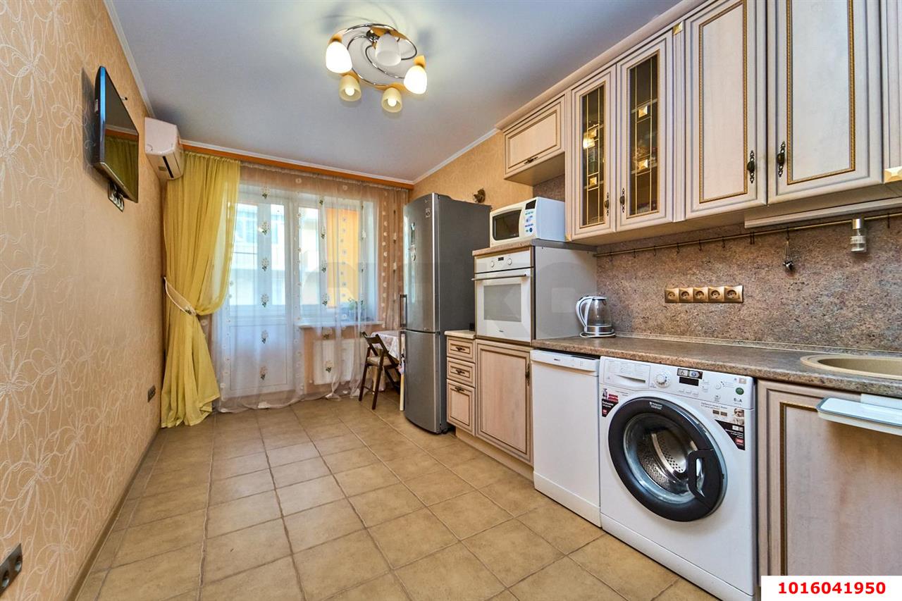 Фото №1: 2-комнатная квартира 61 м² - Краснодар, Прикубанский внутригородской округ, Завод Радиоизмерительных Приборов, мкр. Музыкальный, ул. имени С.С. Прокофьева, 29