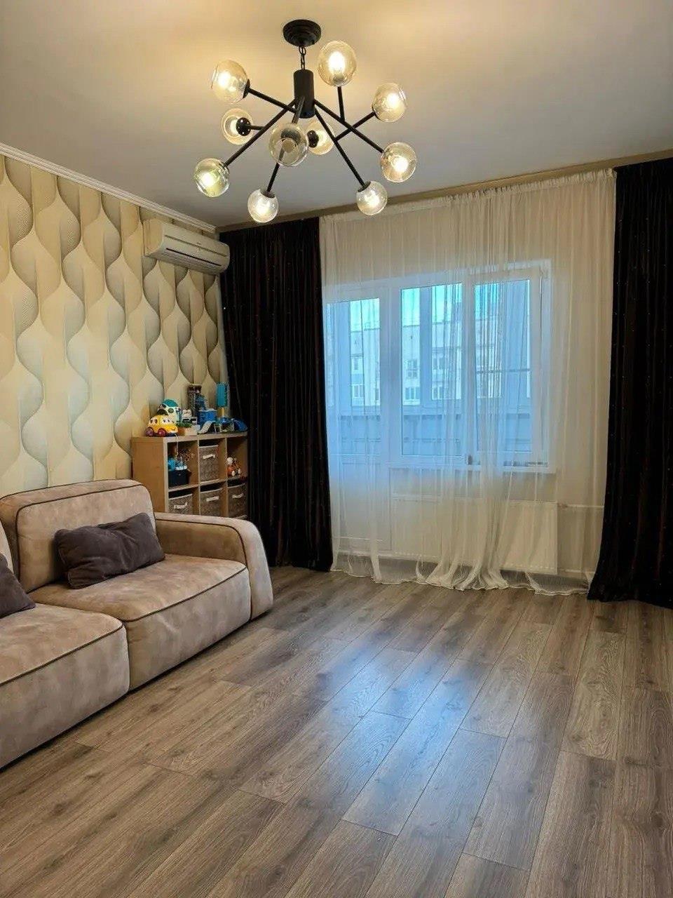 Фото №7: 2-комнатная квартира 78 м² - Краснодар, Прикубанский внутригородской округ, мкр. имени Маршала Жукова, ул. Александра Покрышкина, 2/1