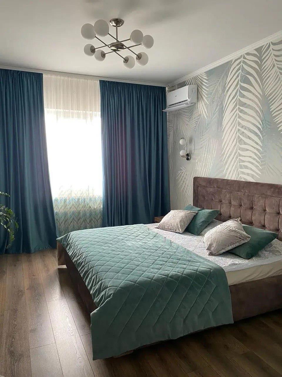 Фото №1: 2-комнатная квартира 78 м² - Краснодар, Прикубанский внутригородской округ, мкр. имени Маршала Жукова, ул. Александра Покрышкина, 2/1