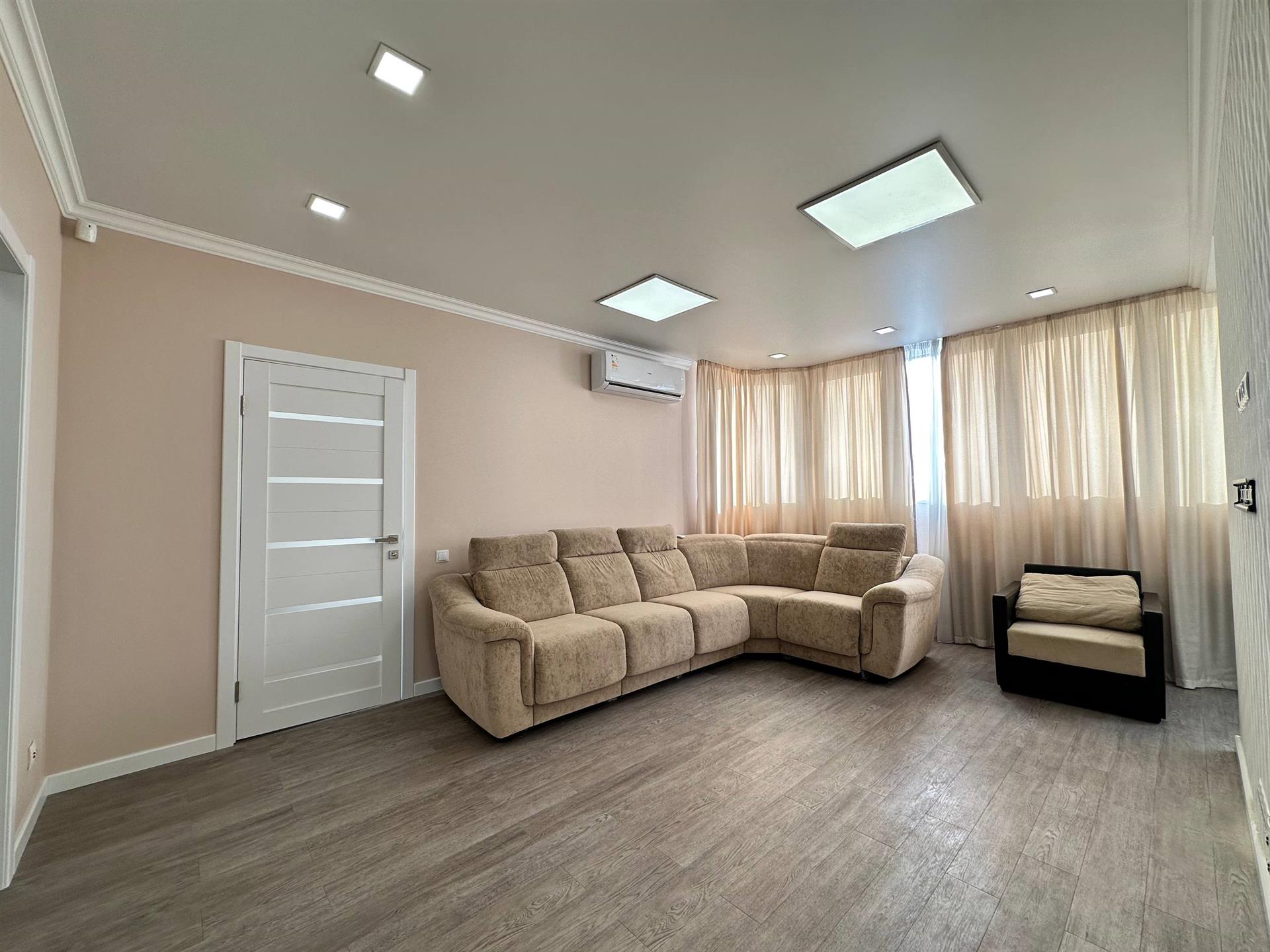 Фото №3: 3-комнатная квартира 107 м² - Краснодар, Прикубанский внутригородской округ, Школьный, Круглик, мкр. Табачная Фабрика, ул. Табачная, 1/1к1