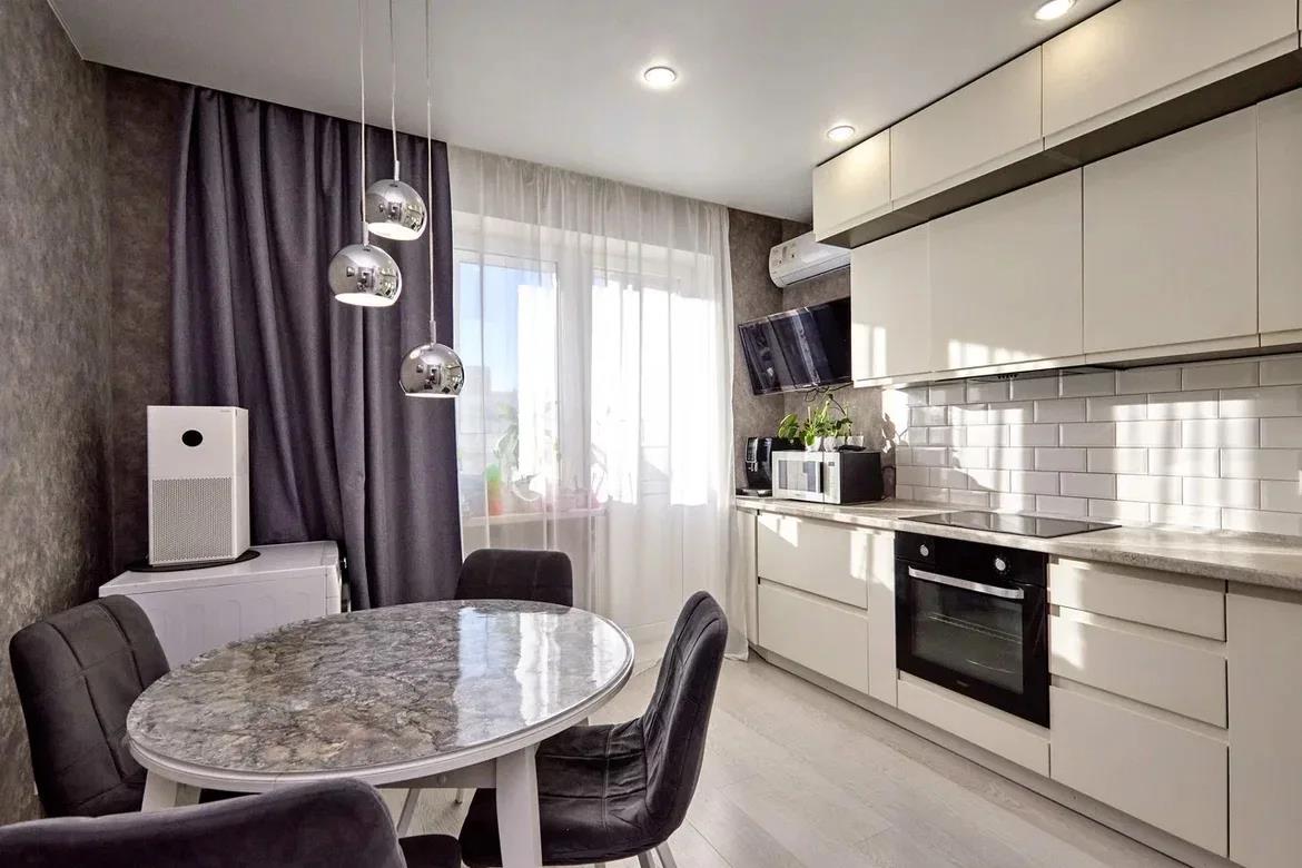 Фото №1: 2-комнатная квартира 66 м² - Краснодар, Прикубанский внутригородской округ, Славянский, мкр. Светлоград, ул. Красных Партизан, 1/4к8