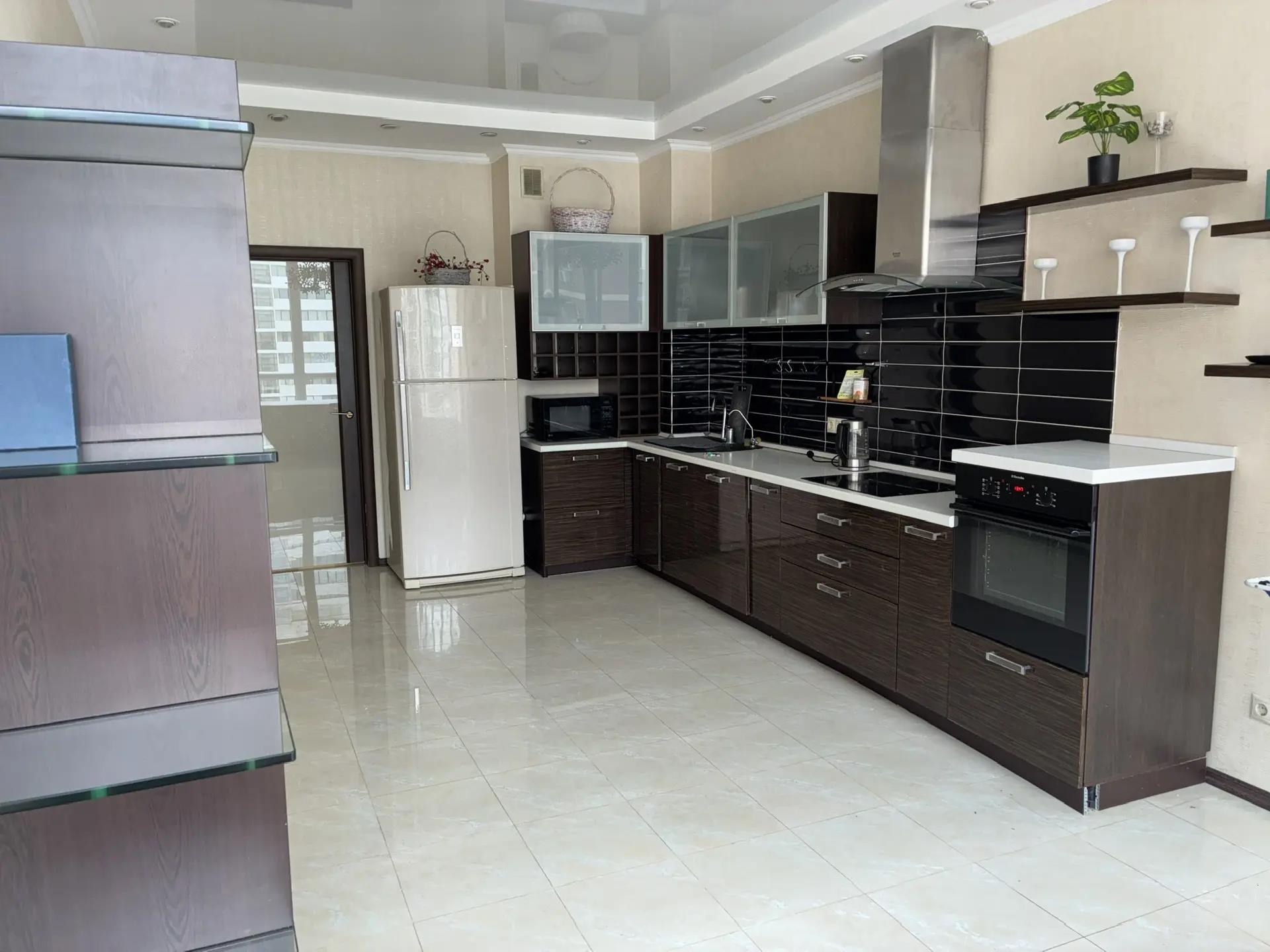 Фото №3: 2-комнатная квартира 79 м² - Краснодар, Западный внутригородской округ, мкр. Центральный, ул. Постовая, 29