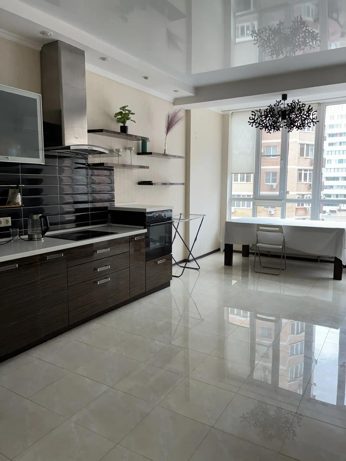 Фото №2: 2-комнатная квартира 79 м² - Краснодар, Западный внутригородской округ, мкр. Центральный, ул. Постовая, 29