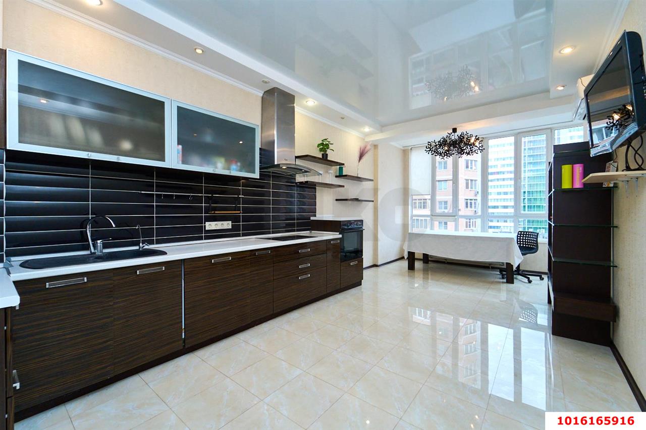 Фото №1: 2-комнатная квартира 79 м² - Краснодар, Западный внутригородской округ, мкр. Центральный, ул. Постовая, 29