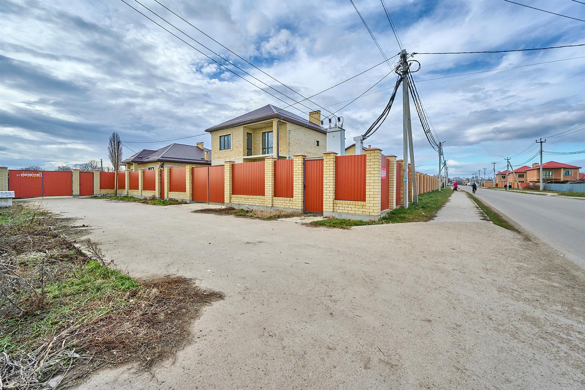 Фото №2: Дом 217 м² + 6.45 сот. - Ленина, Карасунский внутригородской округ, п. коттеджный  Зелёная Роща, ул. Ясеневая, 25