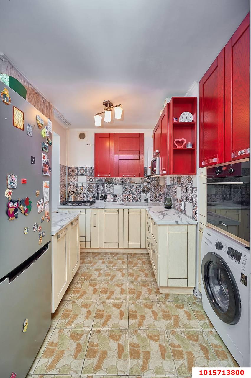 Фото №1: 3-комнатная квартира 65 м² - Краснодар, Прикубанский внутригородской округ, мкр. Завод Измерительных Приборов, ул. Карякина, 14