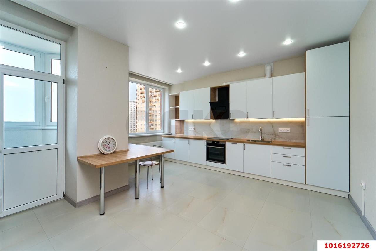 Фото №1: 2-комнатная квартира 99 м² - Краснодар, Центральный, Центральный внутригородской округ, мкр. Западный внутригородской округ, ул. Кубанская набережная, 56