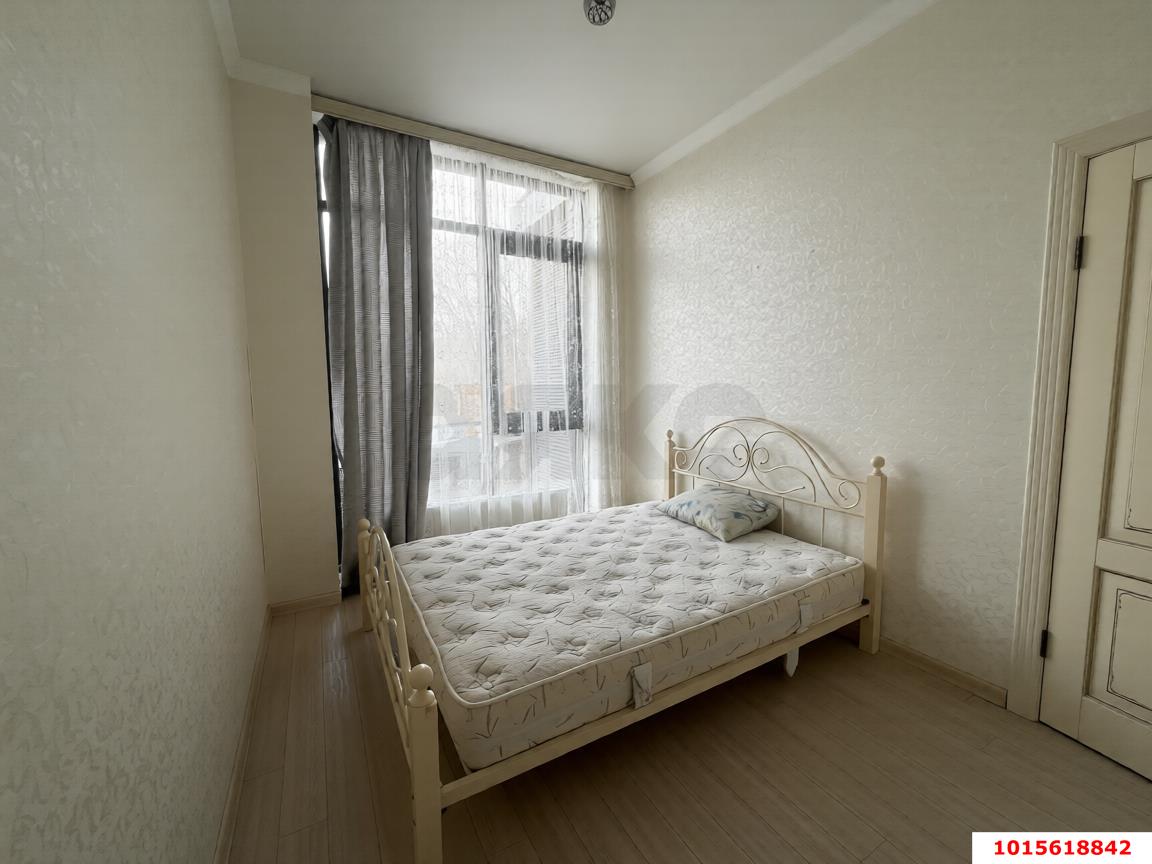 Фото №2: 2-комнатная квартира 40 м² - Краснодар, Центральный внутригородской округ, Завод Измерительных Приборов, мкр. ЖК Сказка, ул. имени 40-летия Победы, 15