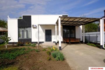 Фото №1: Дом 89 м² - КСК-2, мкр. Прикубанский внутригородской округ, ул. Цветочная, 13