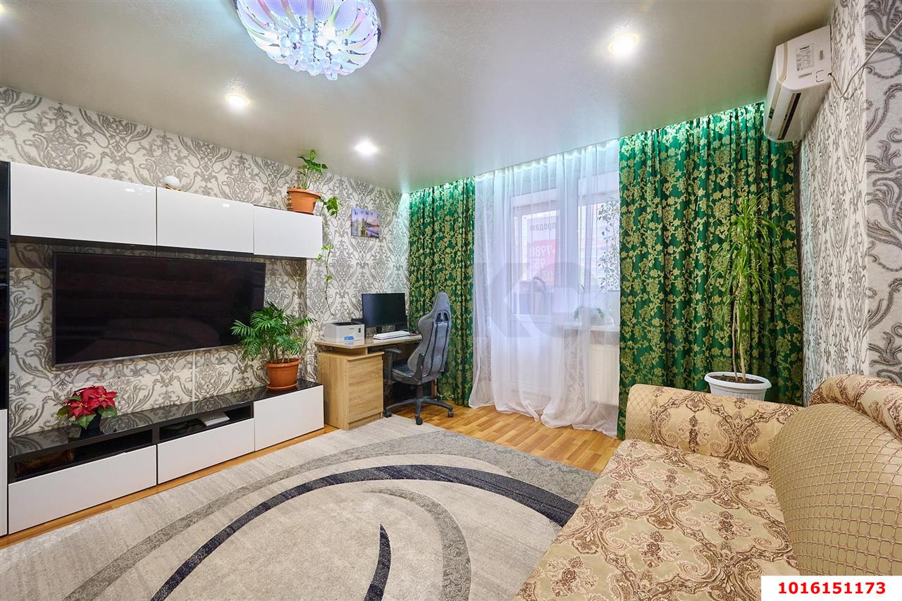 Фото №2: 3-комнатная квартира 75 м² - Краснодар, Западный внутригородской округ, Кожзавод, мкр. Военный городок № 1, ул. имени Калинина, 350/6