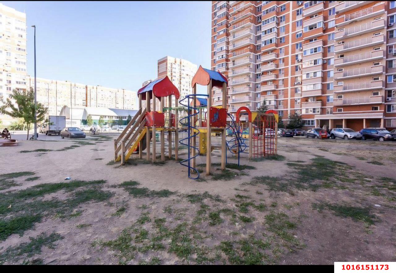 Фото №16: 3-комнатная квартира 75 м² - Краснодар, Западный внутригородской округ, Кожзавод, мкр. Военный городок № 1, ул. имени Калинина, 350/6