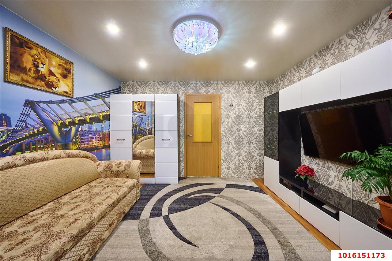 Фото №1: 3-комнатная квартира 75 м² - Краснодар, Западный внутригородской округ, Кожзавод, мкр. Военный городок № 1, ул. имени Калинина, 350/6