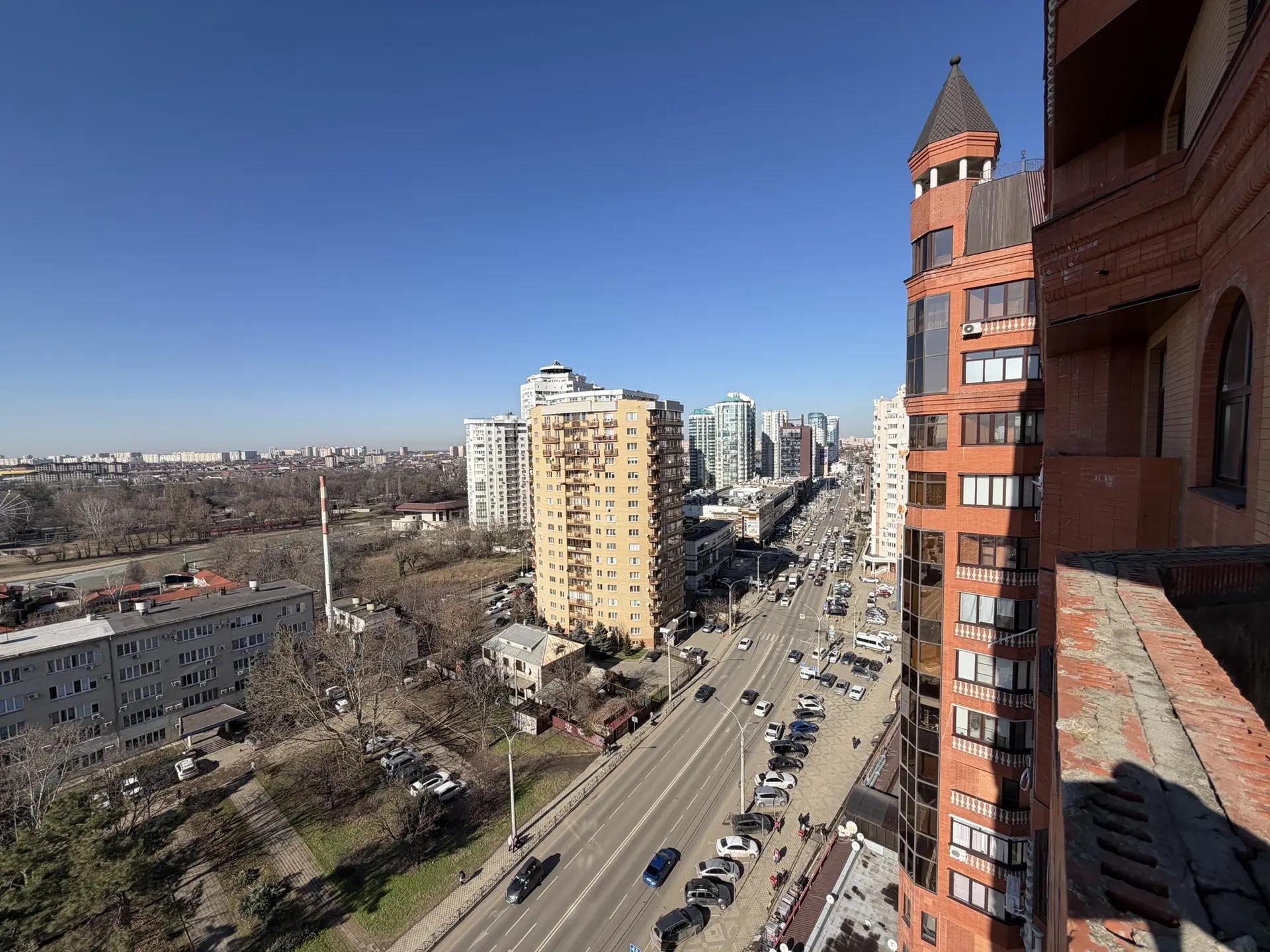 Фото №8: 3-комнатная квартира 136 м² - Краснодар, Центральный, Центральный внутригородской округ, мкр. Западный внутригородской округ, ул. Кубанская набережная, 56