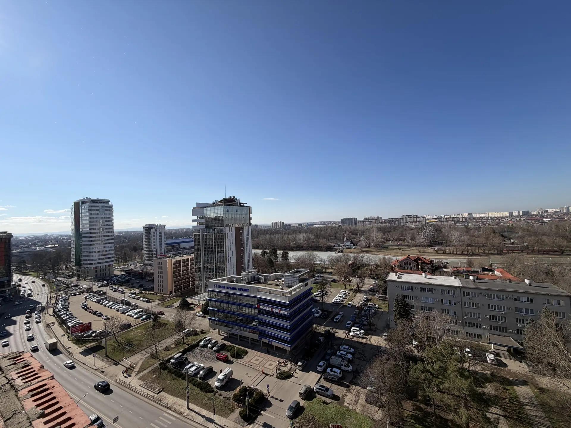 Фото №16: 3-комнатная квартира 136 м² - Краснодар, Центральный, Центральный внутригородской округ, мкр. Западный внутригородской округ, ул. Кубанская набережная, 56