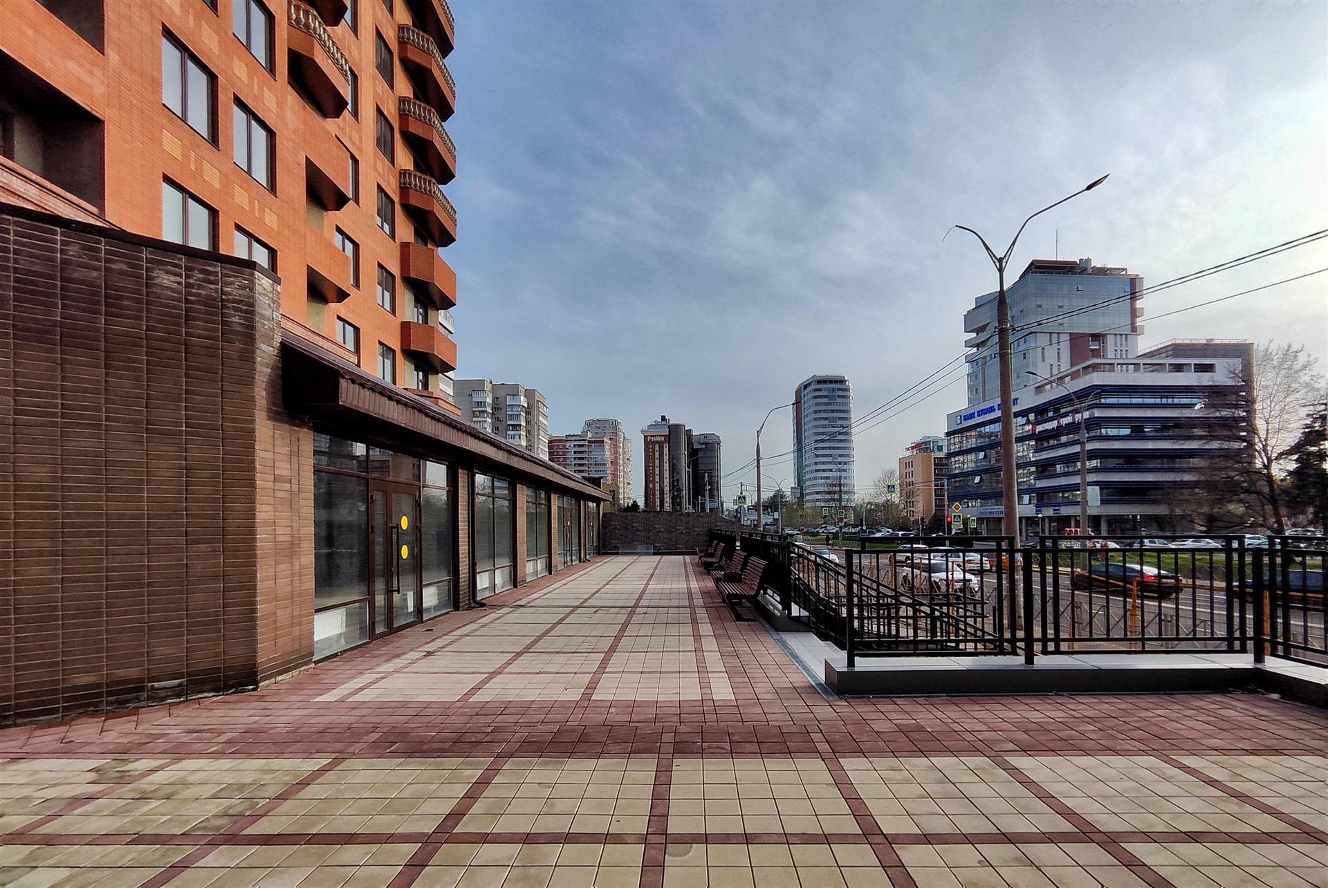 Фото №14: 3-комнатная квартира 136 м² - Краснодар, Центральный, Центральный внутригородской округ, мкр. Западный внутригородской округ, ул. Кубанская набережная, 56