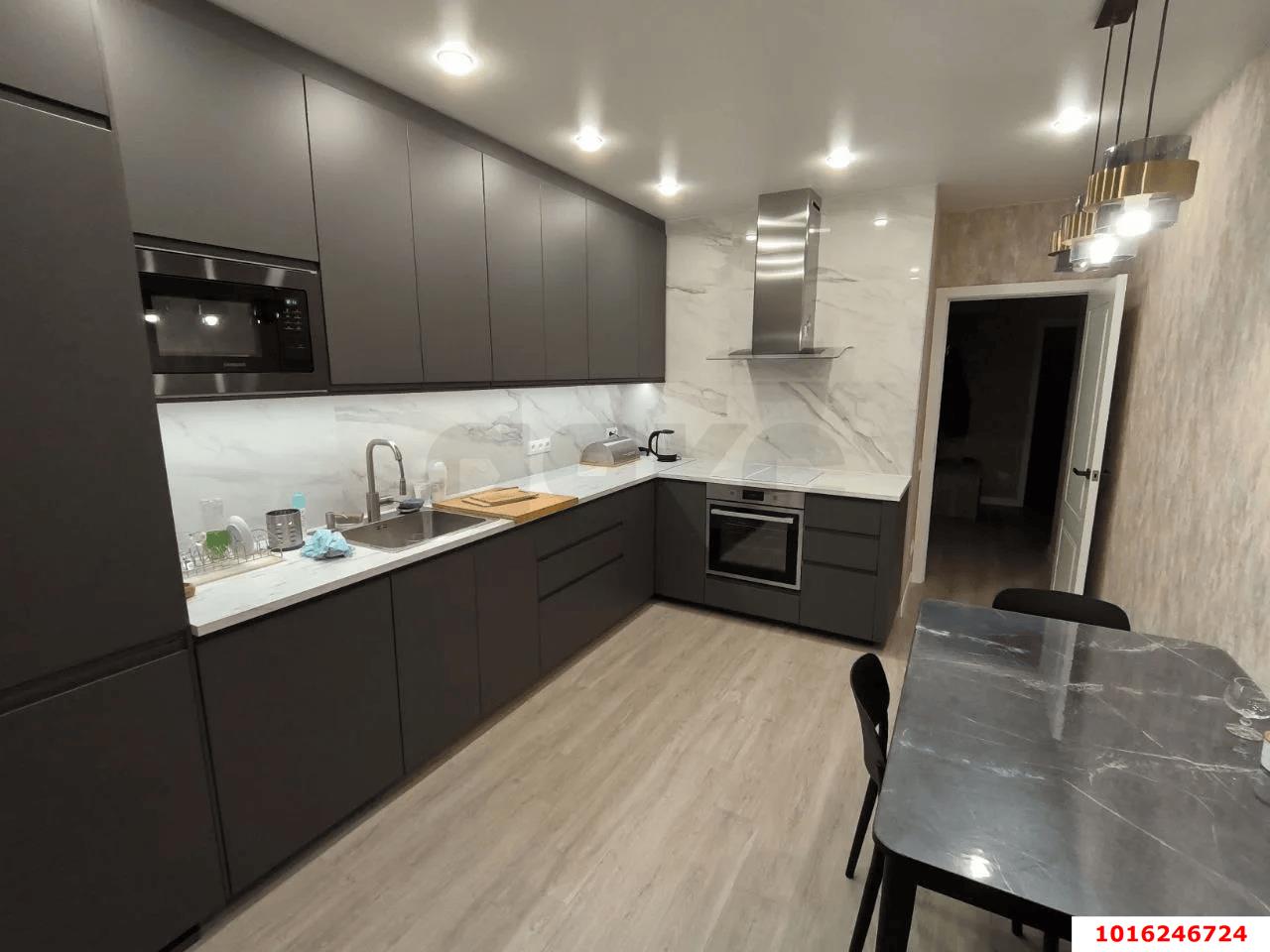 Фото №1: 2-комнатная квартира 63 м² - Краснодар, ЖК Тургенев, Западный внутригородской округ, Фестивальный, мкр. жилой комплекс Тургенев, ул. Дальняя, 8к1