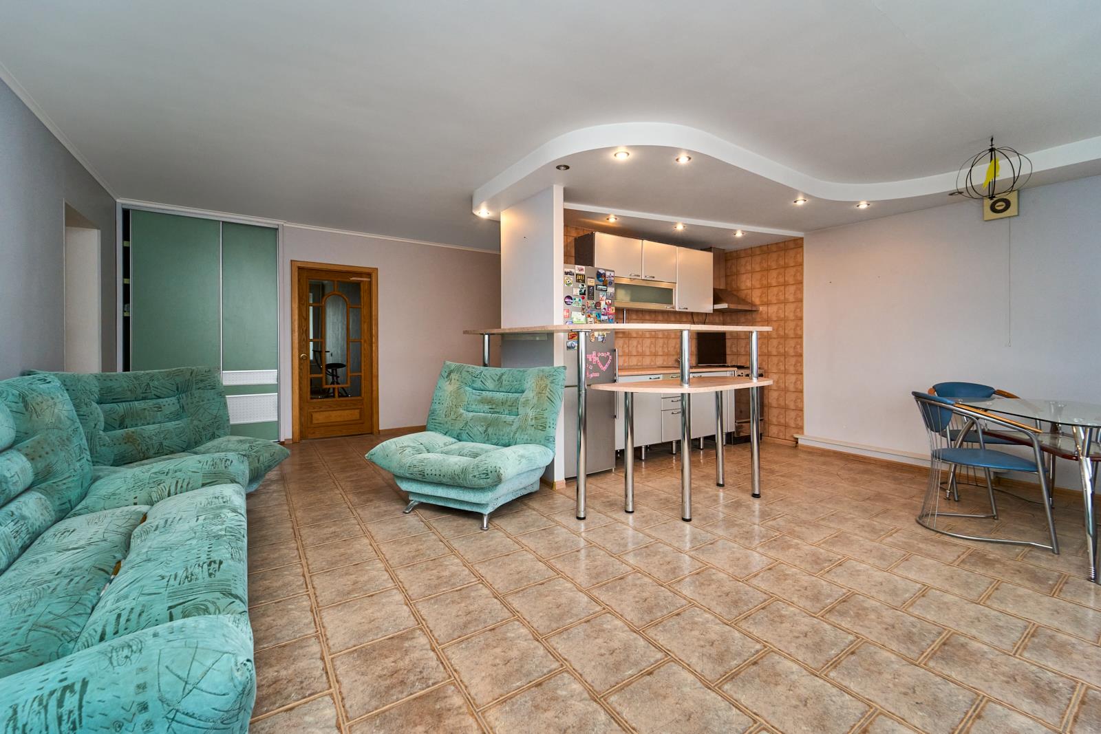 Фото №1: 4-комнатная квартира 78 м² - Краснодар, Карасунский внутригородской округ, мкр. Гидростроителей, ул. имени Игнатова, 10