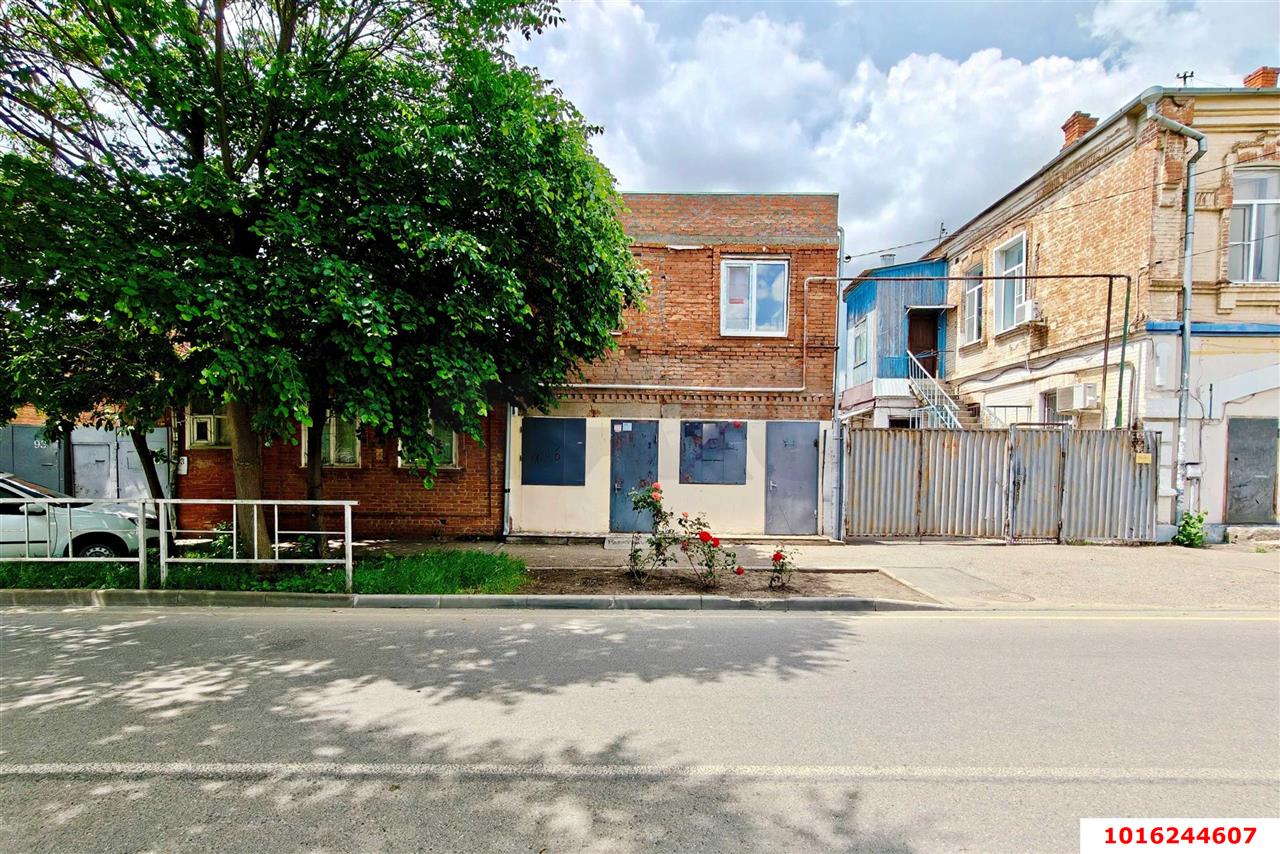 Фото №2: Торговое помещение <span class="whitespace-nowrap">85 м²</span>, <span class="whitespace-nowrap">1/2 эт.</span> - Краснодар, Западный внутригородской округ, мкр. Центральный, ул. Фрунзе, 95