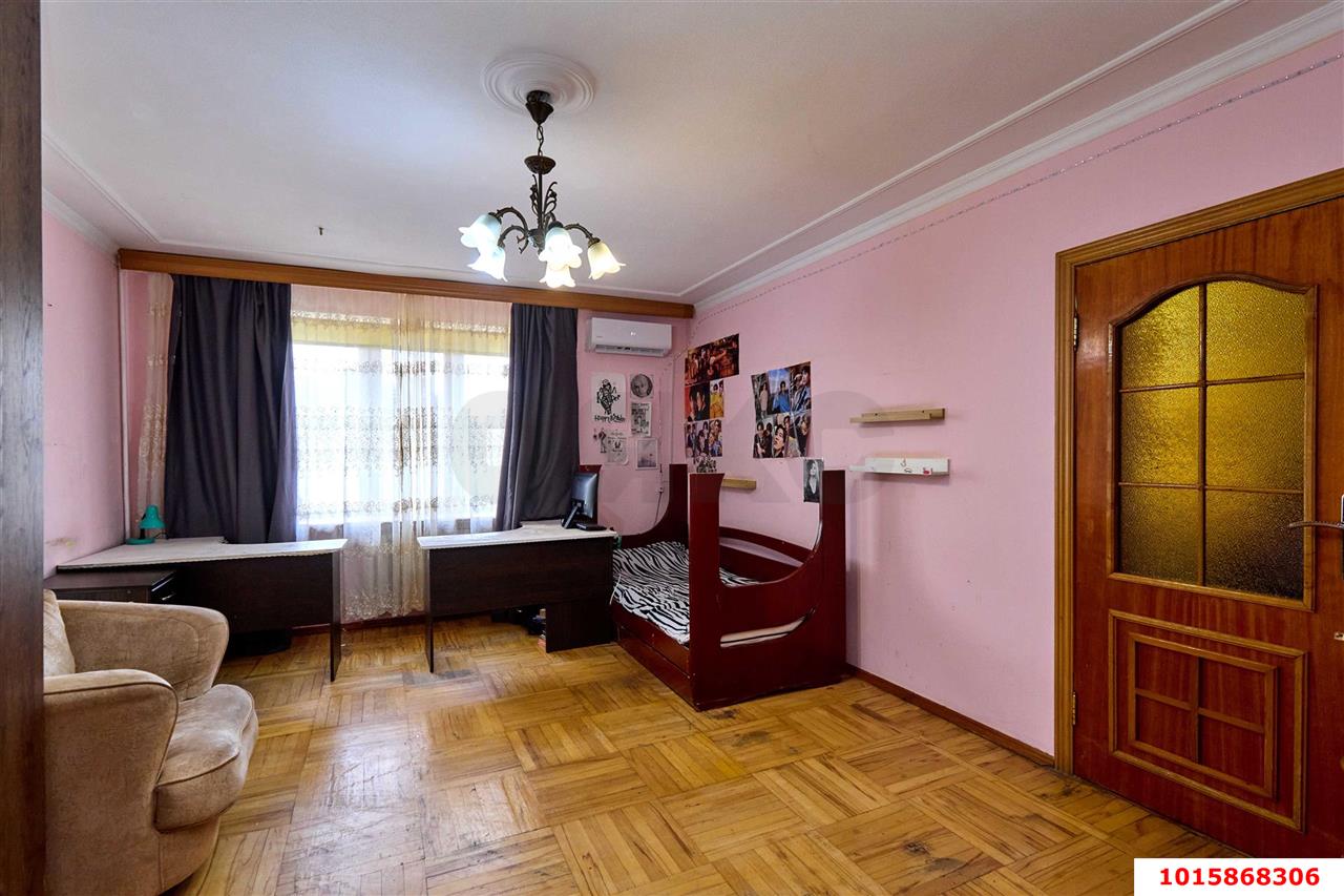 Фото №1: 3-комнатная квартира <span class="whitespace-nowrap">63 м²</span>, <span class="whitespace-nowrap">5/9 эт.</span> - Краснодар, Прикубанский внутригородской округ, мкр. Фестивальный, ул. Атарбекова, 45