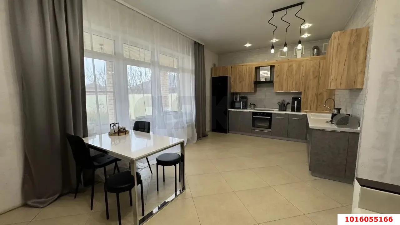 Фото №2: Дом 136 м² + 5 сот. - Краснодар, Прикубанский внутригородской округ, Калинино, мкр. Завод Радиоизмерительных Приборов, ул. имени Атамана Антона Головатого, 27