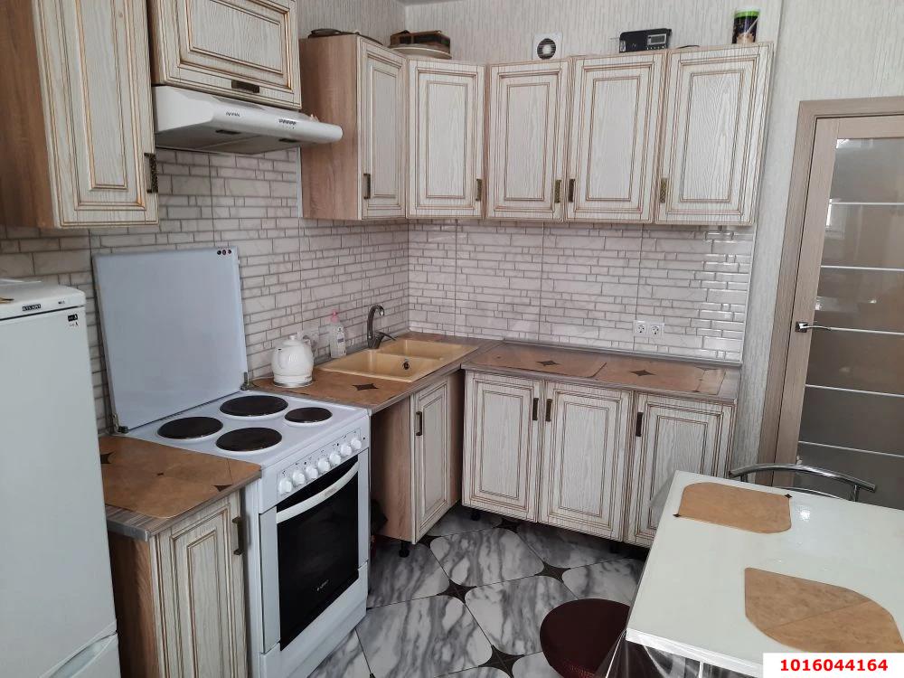 Фото №1: 1-комнатная квартира 42 м² - Краснодар, Прикубанский внутригородской округ, мкр. Губернский, ул. им. Героя Яцкова И.В., 13