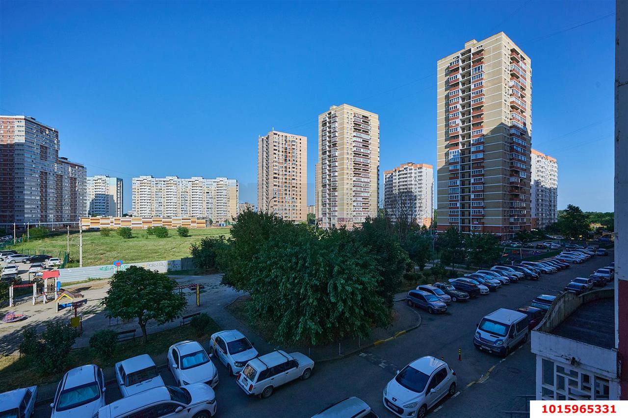 Фото №4: 2-комнатная квартира <span class="whitespace-nowrap">62 м²</span>, <span class="whitespace-nowrap">3/16 эт.</span> - Краснодар, Карасунский внутригородской округ, мкр. Гидростроителей, пр-кт имени писателя Знаменского, 9к1