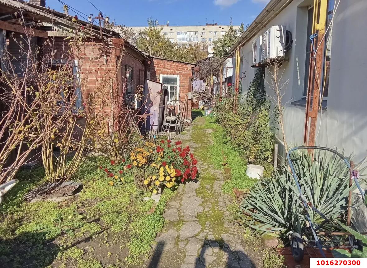 Фото №1: Дом 42 м² + 3 сот. - Краснодар, Центральный внутригородской округ, мкр. Центральный, ул. Новокузнечная, 83