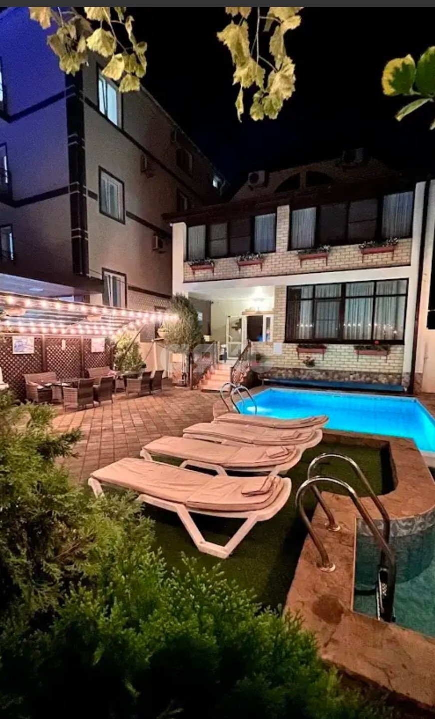 Фото №1: Коммерция 300 м² - Геленджик, мкр. Голубая Бухта, ул. Океанологов, 2