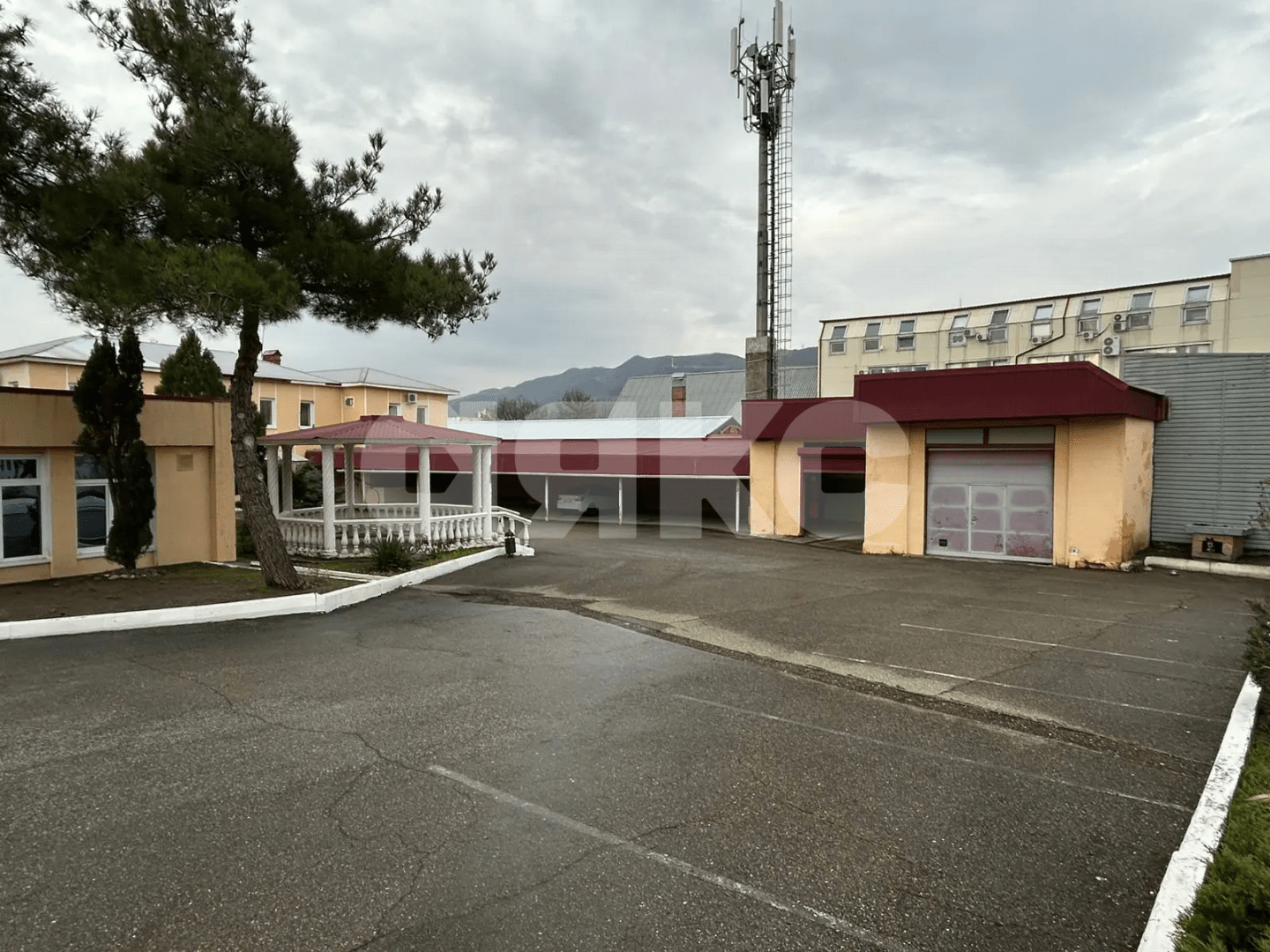 Фото №2: Коммерция 350 м² - Геленджик, ул. Островского, 160