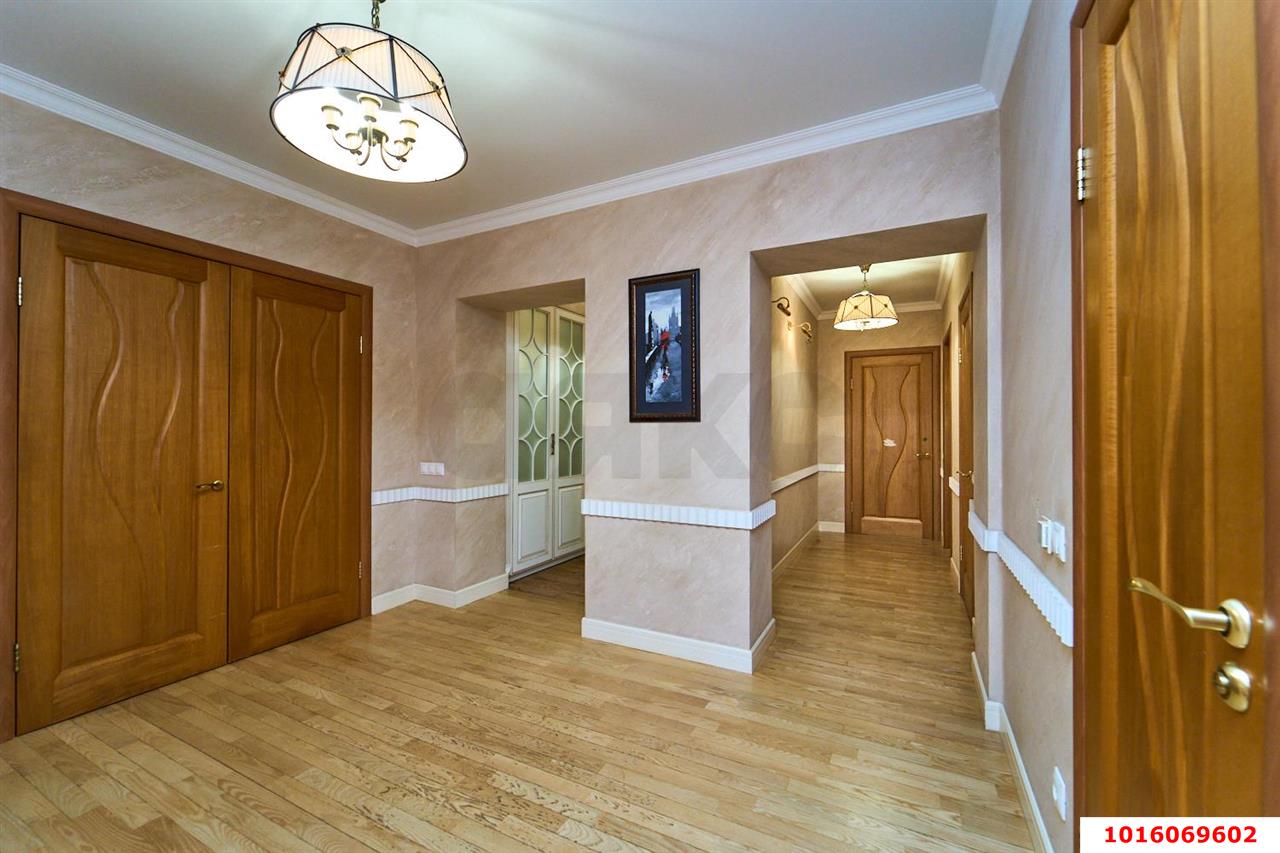 Фото №15: 4-комнатная квартира 138 м² - Краснодар, Карасунский внутригородской округ, мкр. Камвольно-суконный Комбинат, ул. Камвольная, 3