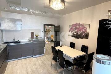 Фото №1: 3-комнатная квартира 90 м² - Симферополь, мкр. квартал Свобода, пр-кт Победы, 211Е