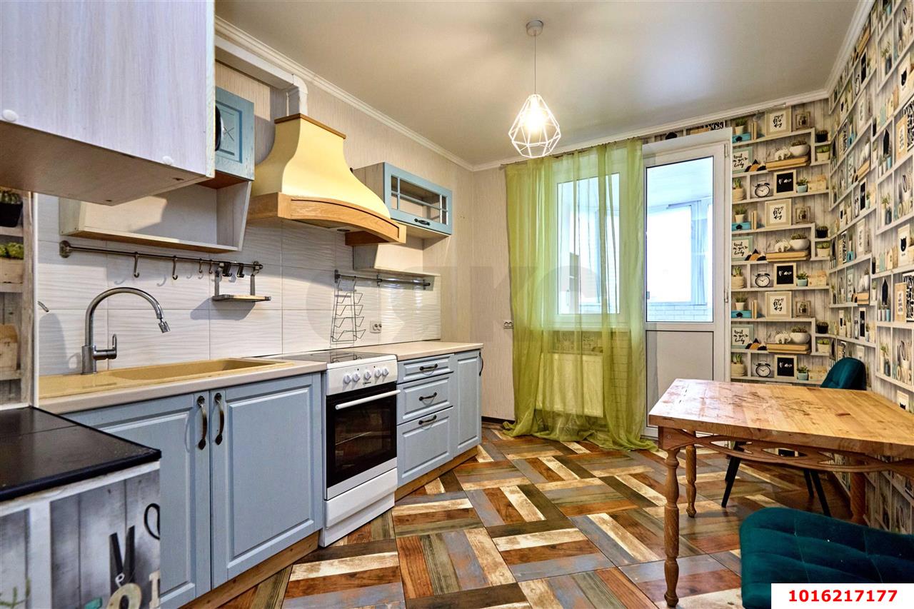 Фото №4: 2-комнатная квартира 69 м² - Краснодар, жилой комплекс Времена Года 3, Завод Радиоизмерительных Приборов, имени Петра Метальникова, мкр. Прикубанский внутригородской округ, ул. Цезаря Куникова, 24к2