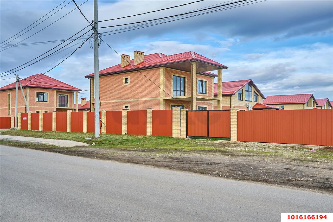 Фото №3: Дом 205 м² + 5 сот. - Ленина, Карасунский внутригородской округ, п. коттеджный  Зелёная Роща, пр-д Берёзовый, 23