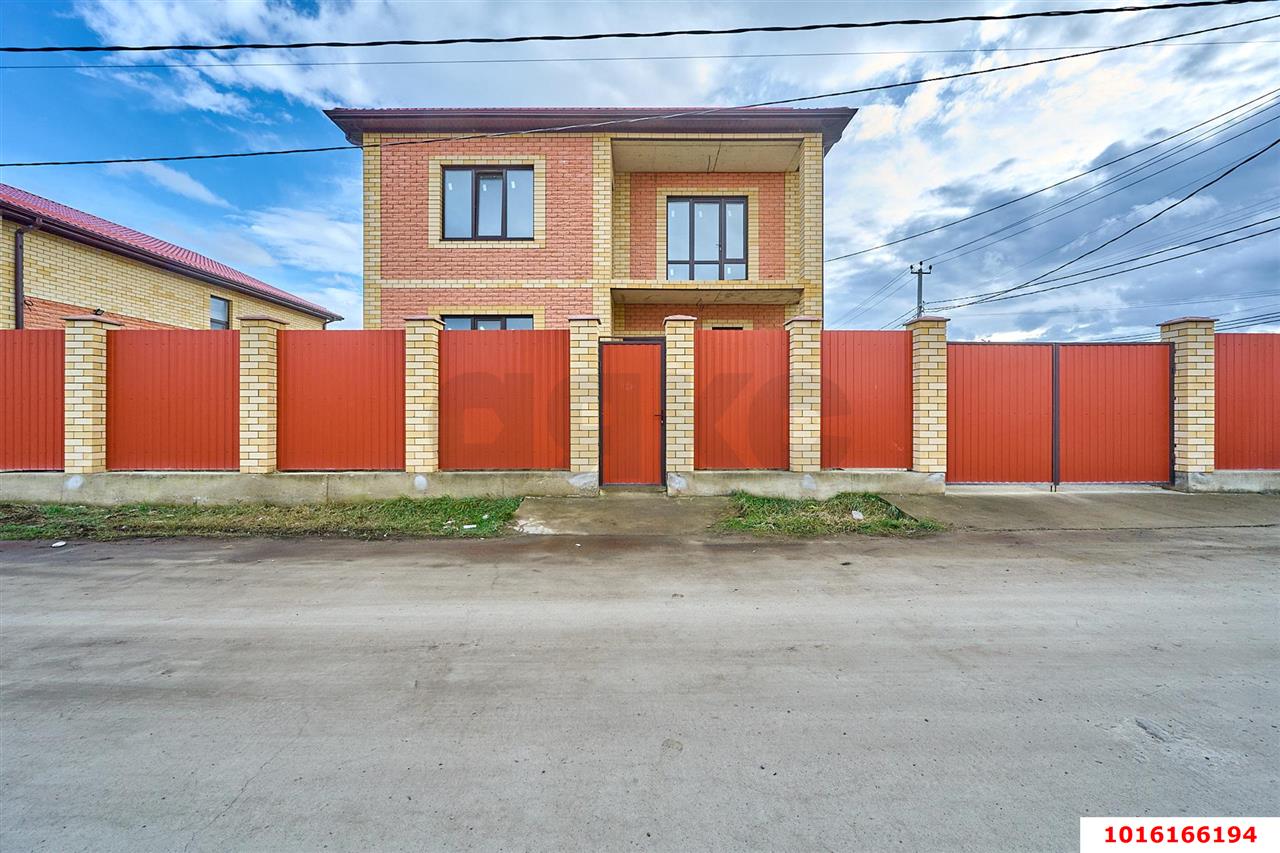 Фото №1: Дом 205 м² + 5 сот. - Ленина, Карасунский внутригородской округ, п. коттеджный  Зелёная Роща, пр-д Берёзовый, 23