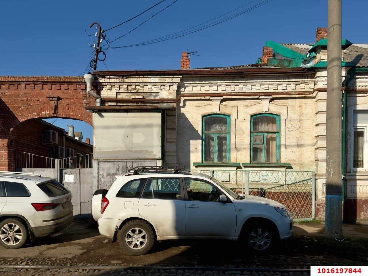 Фото №2: 2-комнатная квартира 46 м² - Краснодар, Центральный внутригородской округ, мкр. Центральный, ул. имени Максима Горького, 137