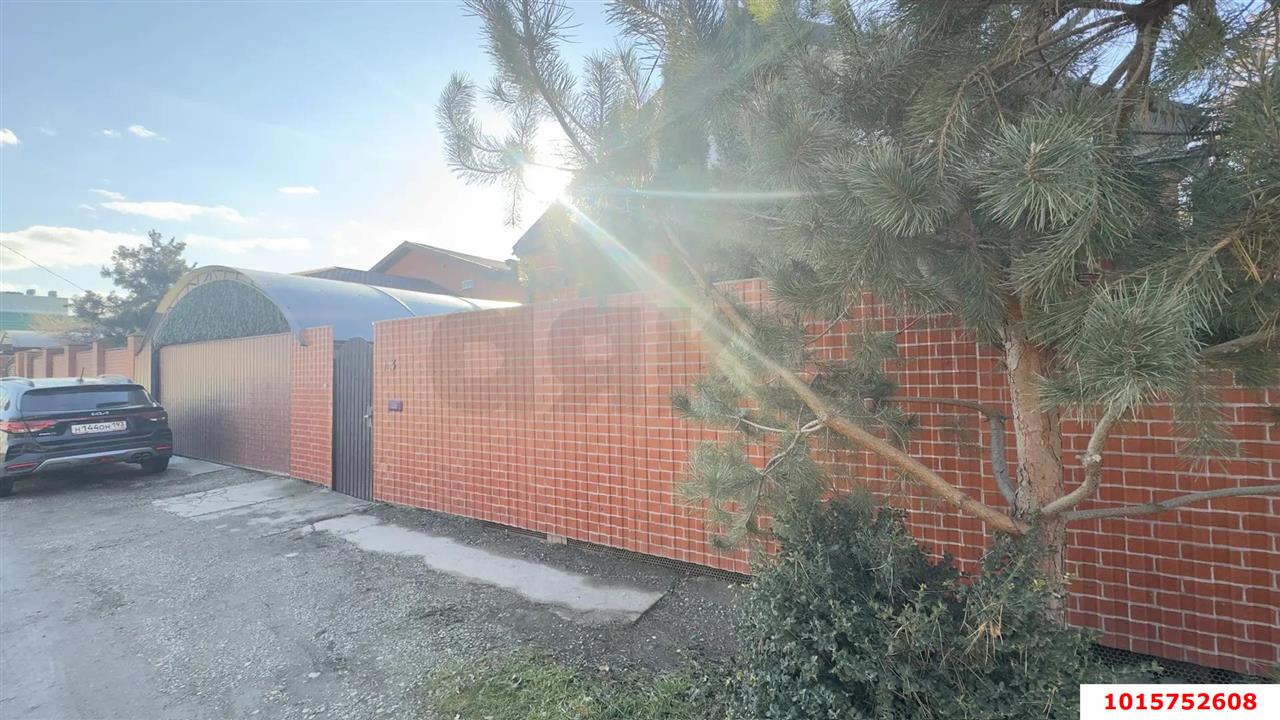 Фото №1: Дом 135 м² + 4.5 сот. - Краснодар, Прикубанский внутригородской округ, мкр. Краевая Клиническая Больница, пр-д Российский, 13