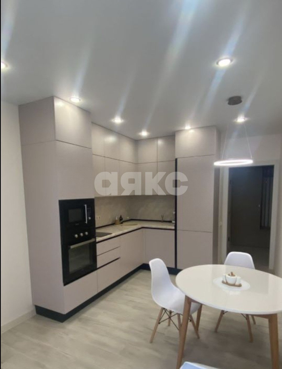 Фото №1: 1-комнатная квартира 42 м² - Анапа, Горгиппия, мкр. жилой комплекс Два Адмирала, ул. Ленина, 241к1