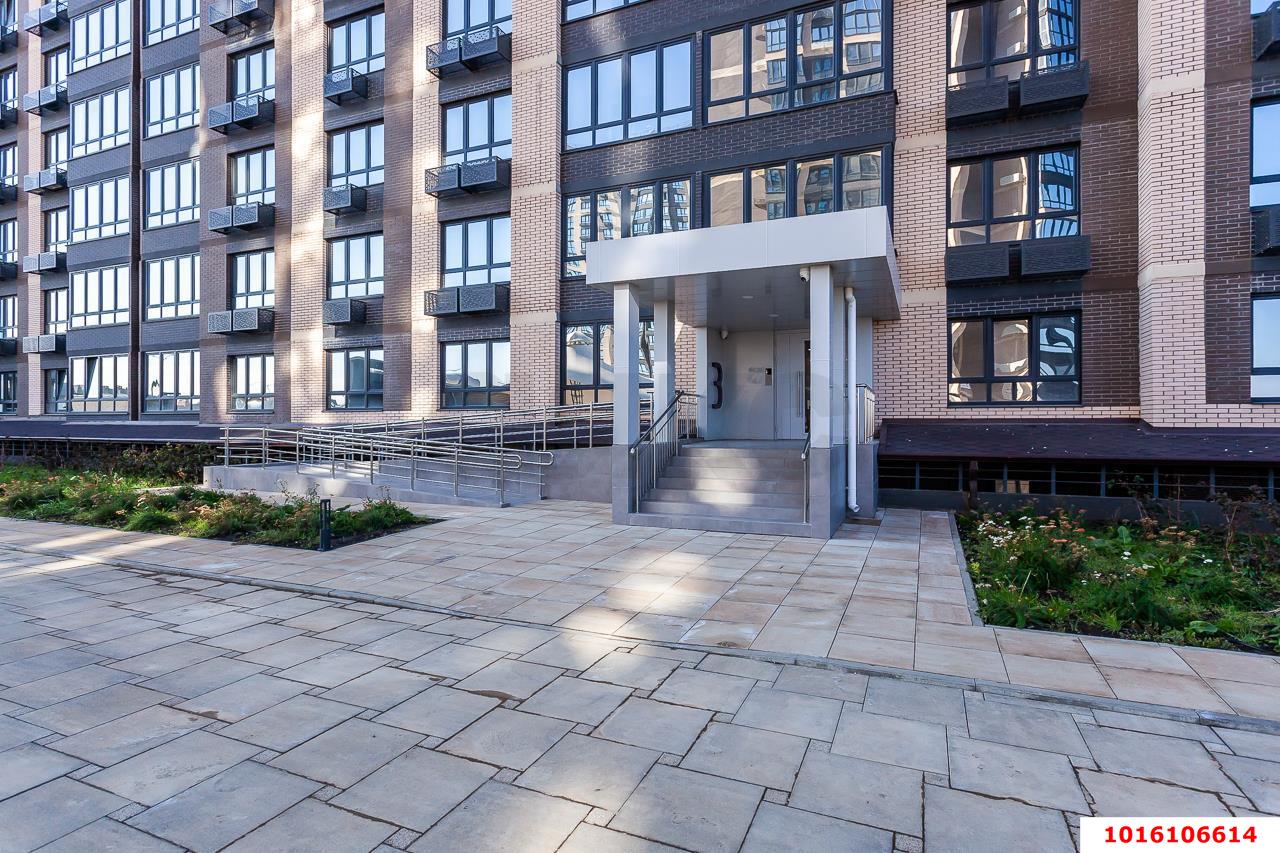 Фото №1: 2-комнатная квартира 65 м² - Краснодар, городской квартал Левада, Прикубанский внутригородской округ, мкр. Плодородный-2, ул. Константиновская, 5