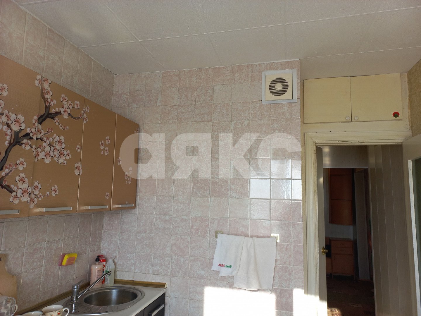 Фото №3: 4-комнатная квартира <span class="whitespace-nowrap">92 м²</span>, <span class="whitespace-nowrap">9/9 эт.</span> - Волгоград, р. Краснооктябрьский, ул. Богунская, 10А
