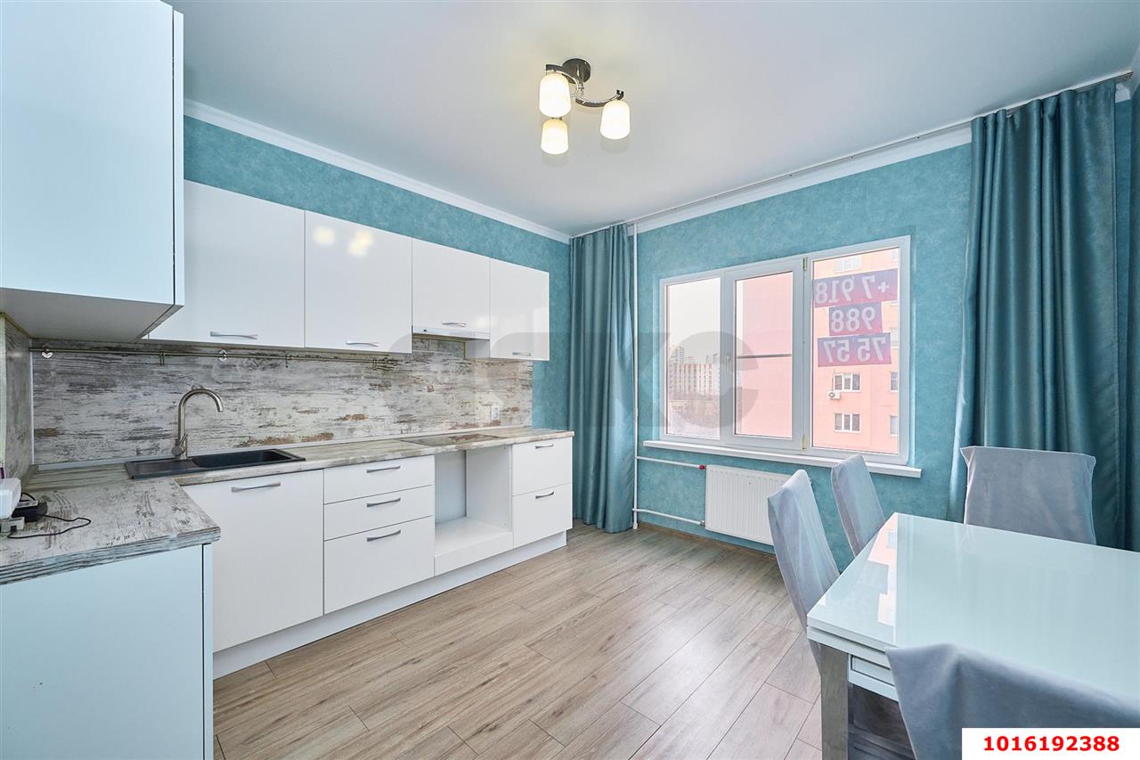 Фото №2: 2-комнатная квартира 75 м² - Краснодар, Прикубанский внутригородской округ, мкр. Восточно-Кругликовский, ул. Восточно-Кругликовская, 46/Б