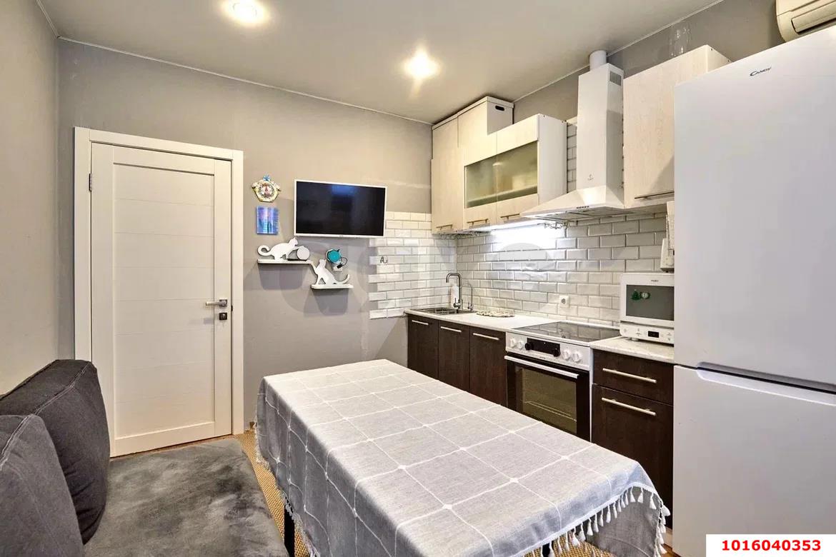 Фото №4: 1-комнатная квартира 39 м² - Краснодар, Прикубанский внутригородской округ, коттеджный  Близкий, Славянский, мкр. Светлоград, ул. Красных Партизан, 1/4к11