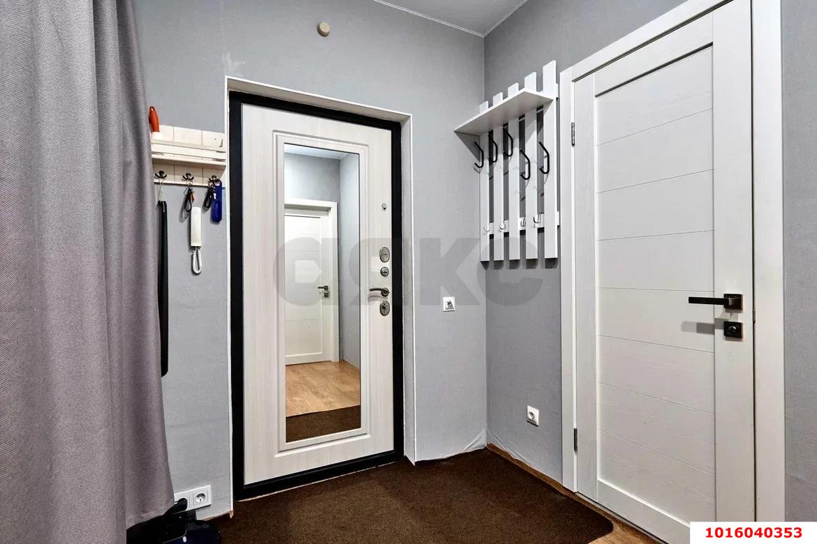 Фото №12: 1-комнатная квартира 39 м² - Краснодар, Прикубанский внутригородской округ, коттеджный  Близкий, Славянский, мкр. Светлоград, ул. Красных Партизан, 1/4к11