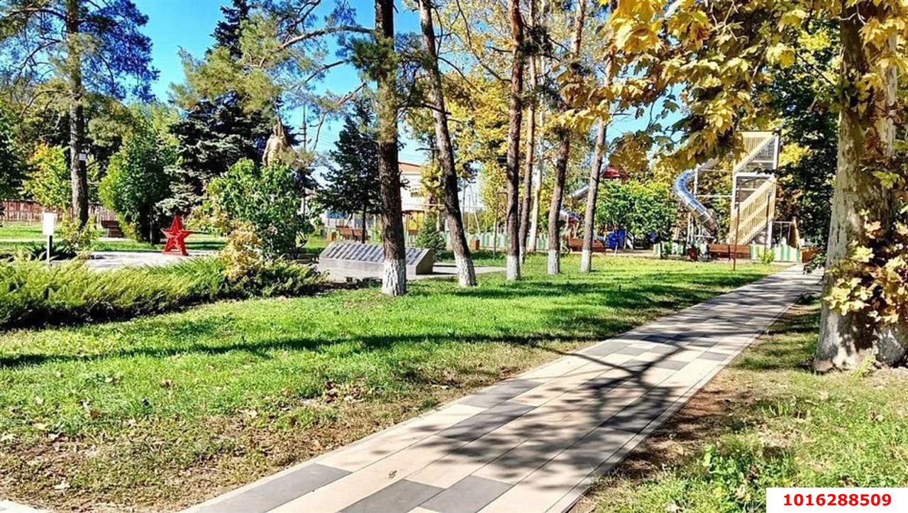 Фото №3: Земельный участок 6.6 сот. - Львовское