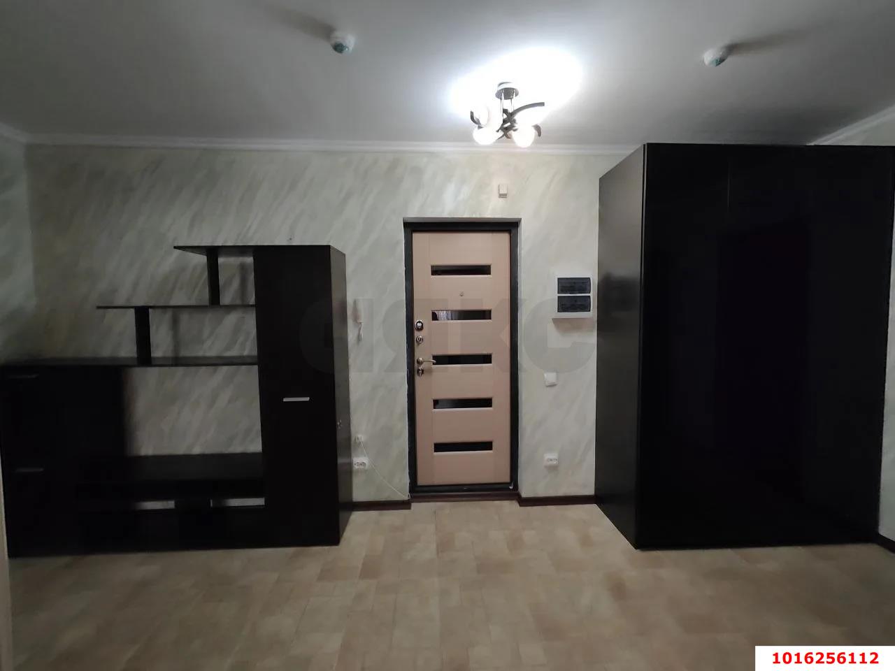 Фото №1: 2-комнатная квартира 68 м² - Краснодар, Музыкальный, ЖК Времена Года, Завод Радиоизмерительных Приборов, Прикубанский внутригородской округ, жилой комплекс Времена года, мкр. имени Петра Метальникова, ул. Петра Метальникова, 5к3