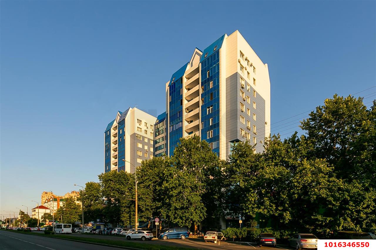 Фото №1: 2-комнатная квартира 82 м² - Краснодар, Карасунский внутригородской округ, мкр. Комсомольский, ул. Сормовская, 108/2