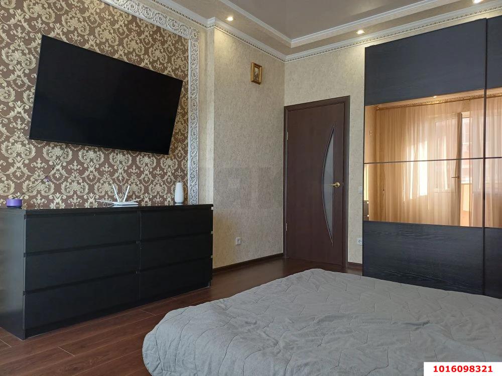 Фото №1: 1-комнатная квартира 38 м² - Краснодар, Прикубанский внутригородской округ, мкр. Краевая Клиническая Больница, ул. Домбайская, 6/2