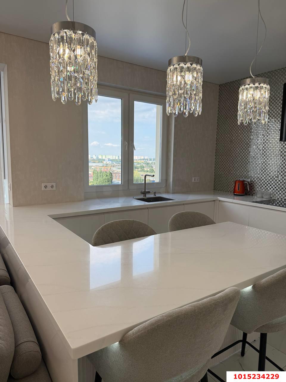 Фото №1: 3-комнатная квартира 103 м² - Краснодар, Карасунский внутригородской округ, Хлопчато-бумажный Комбинат, мкр. жилой комплекс Аквамарин, ул. Уральская, 75к2