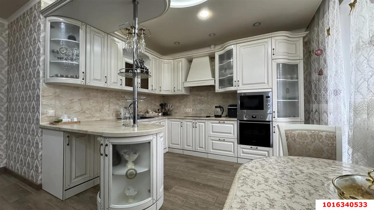 Фото №1: 2-комнатная квартира 64 м² - Знаменский, Карасунский внутригородской округ, мкр. Родные Просторы, ул. Природная, 10Бк1