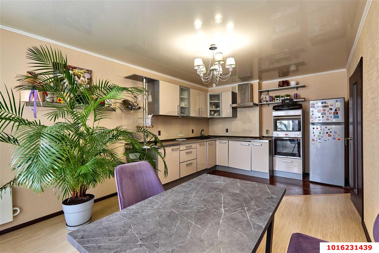 Фото №3: 3-комнатная квартира 75 м² - Краснодар, Западный внутригородской округ, мкр. Юбилейный, пр-кт Чекистов, 24/1